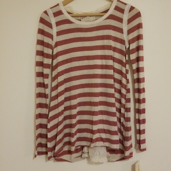 Lace split back tee - Picture 4 of 6